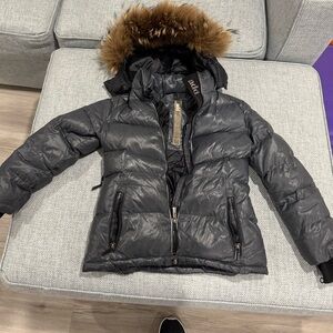 add grey size 8 puffer with real fur trim hood, broken zipper